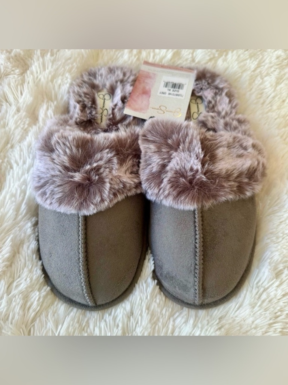 Jessica Simpson Women’s Gray Faux Fur Plush Slippers Size: XL  9-10 NWT